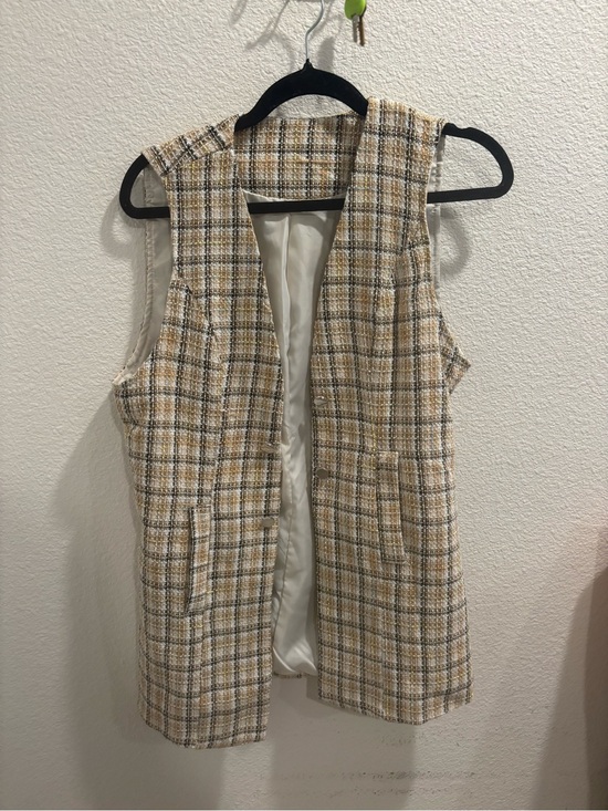 H&M Jackets & Blazers - H&M Plaid Tweed Sleeveless Vest in Cream and Tan